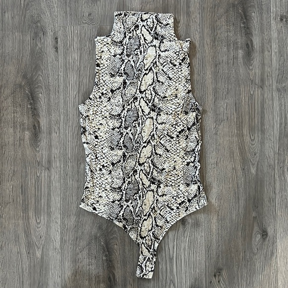 Dynamite Bodysuit womens small - Picture 1 of 4